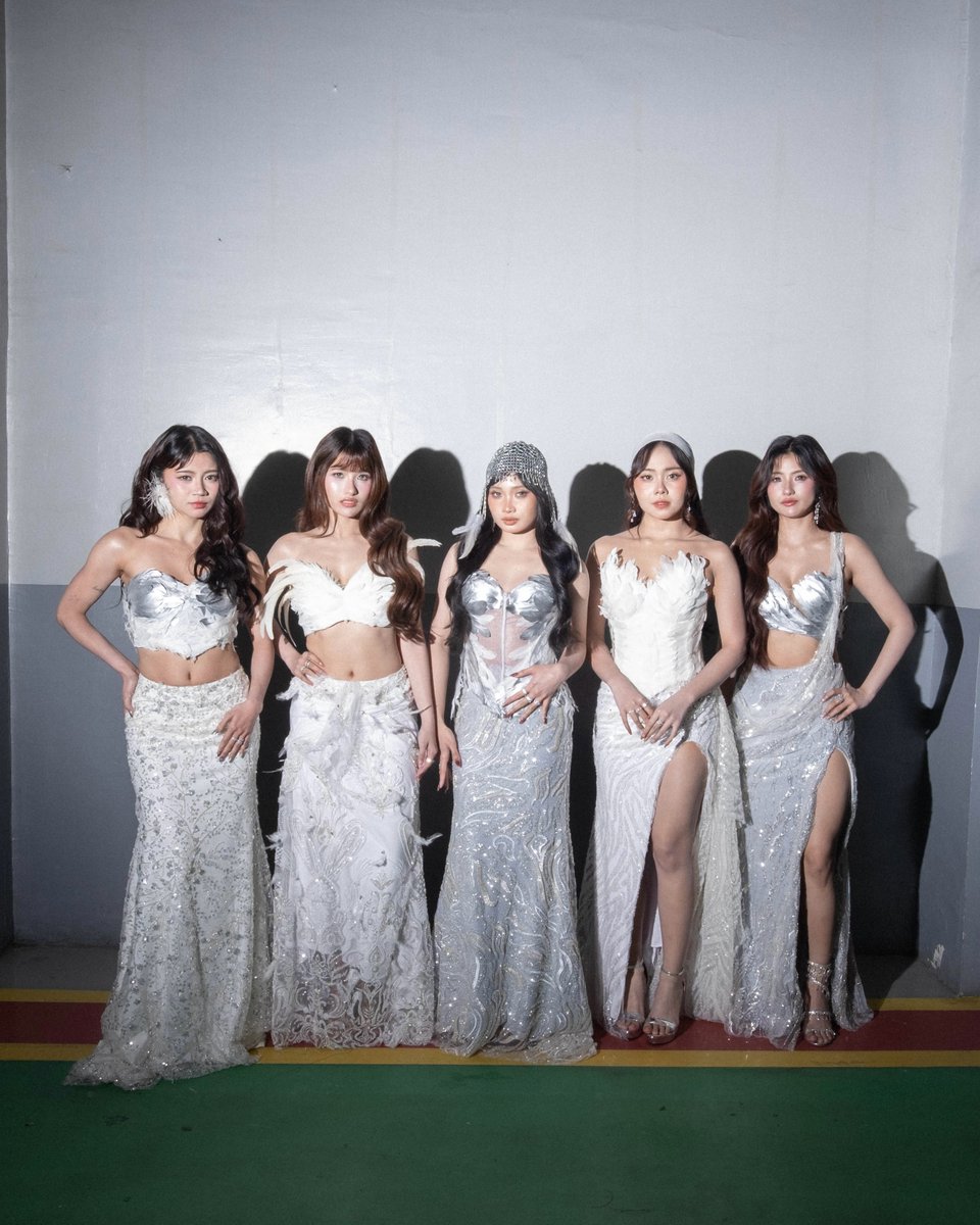 ABSCBNNews's tweet photo. HINDI MAIPALIWANAG ANG NADARAMA

P-Pop group KAIA (@KAIAOfficialPH) is dazzling at the Filipino Music Awards.

The group brought home the "People's Choice: Star of the Night" and the "Dove Reborn Song Award."

(📷: KAIA/Instagram) https://t.co/Iy5quNGifq