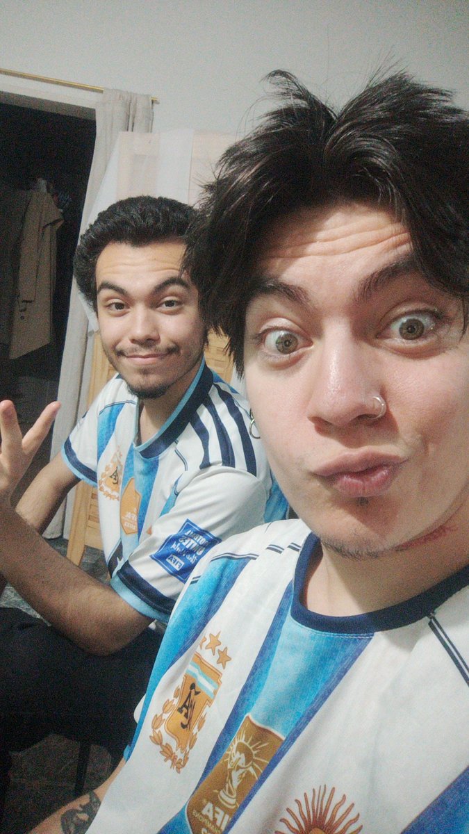 Khaiomusic's tweet photo. YO VI JUGAR A MESSI 🇦🇷⚽
#messi https://t.co/iZSSvlXi8n