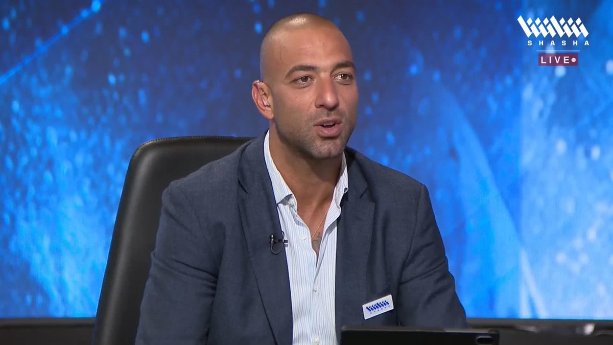 A man in a navy blazer and striped shirt appears as a guest on the "Shasha Live" program, speaking about his dreams of attending Boca Juniors stadium and learning tango, likely as part of the analytical coverage surrounding Messi's retirement match.