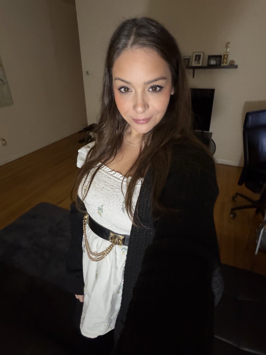 SendToAngela's tweet photo. Send before you stare. Wallets open, eyes down. https://t.co/NPbTP8Vvv6
