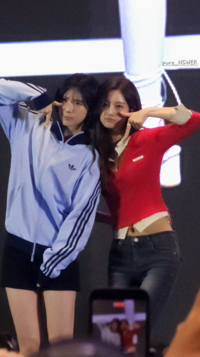 pure_NSWER's tweet photo. 260829 MAKESTAR

#NMIXX #엔믹스
#SULLYOON #설윤
#BAE #배이 https://t.co/tC3F3hHEzD