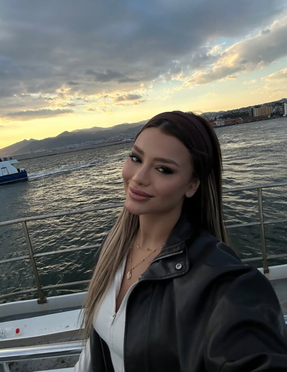 lostinmooddd's tweet photo. Çık bi şey varsa sen anlat bu zorbalığa daha fazla boyun eğme ne olursa olsun her zaman senin sağında solunda arkanda biz varız #kısmetseolur #cansındalgıç @cansndalgic https://t.co/1AMAYnR544