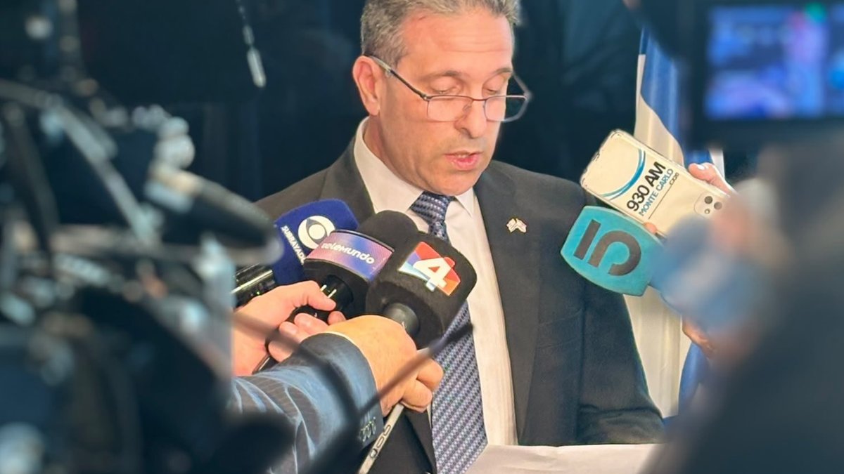 ObservadorUY's tweet photo. A tres años del 7 de octubre, embajador de Israel dijo que también en Uruguay "la comunidad judía ha tenido que hacer frente al aumento del antisemitismo" https://t.co/Ki7bCA1o7C https://t.co/SBFO9ZjrtT
