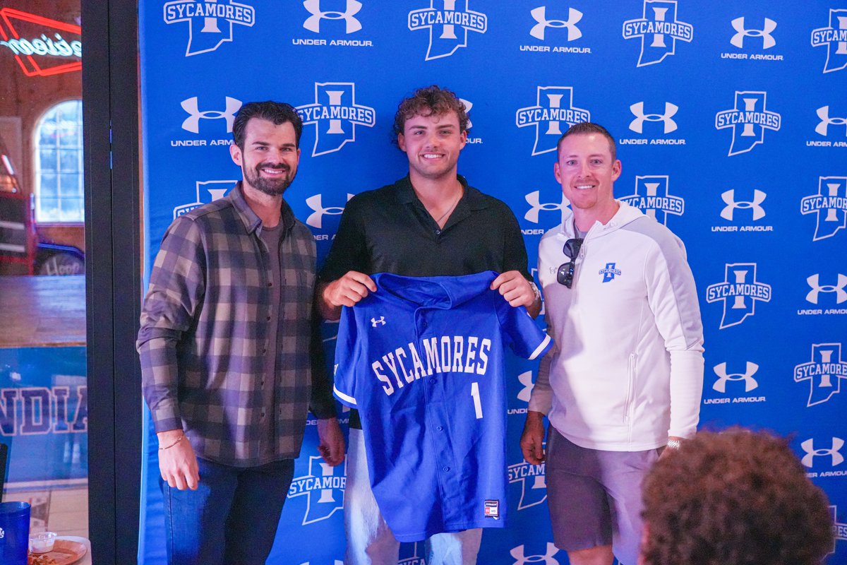 IndStBaseball's tweet photo. First overall players and pitchers are off the board - we'll have full rosters tomorrow afternoon (barring any trades)

See everyone at The Bob on Thursday at 6 p.m.!

Team Dorsett - @MasonRoell, @Ty_Brooks5 
Team Ruoff - @Cadenmiller3737, @MaxMcEwen3 

#MarchOn https://t.co/OoZENNZ9f2