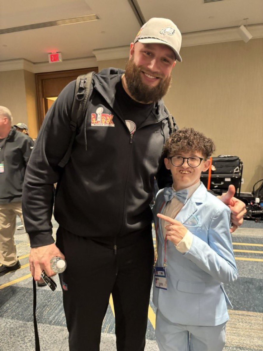 GioThePodcaster's tweet photo. congratulations on your retirement my guy @LaneJohnson65 🙏 gonna miss seeing you on the field man https://t.co/4uhXsWT87S