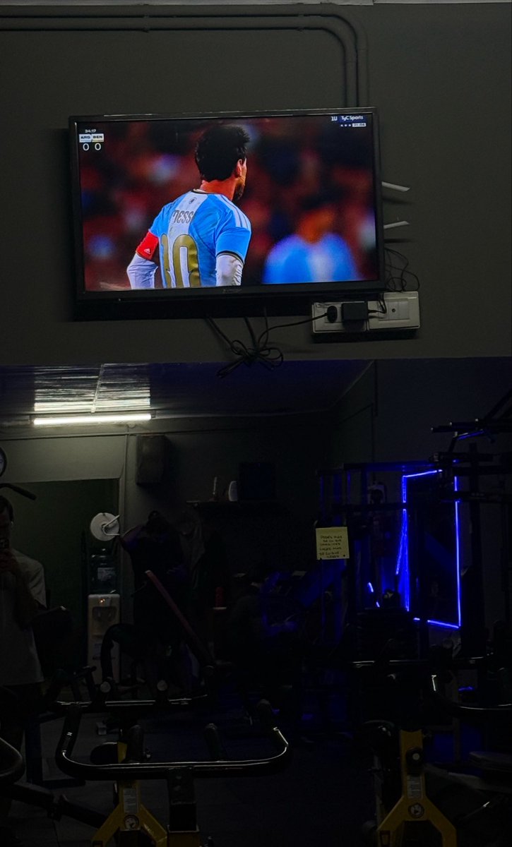 bigotedel91's tweet photo. Gracias, Capitán! #messi #despedida #seleccion https://t.co/dVLoF77CNF