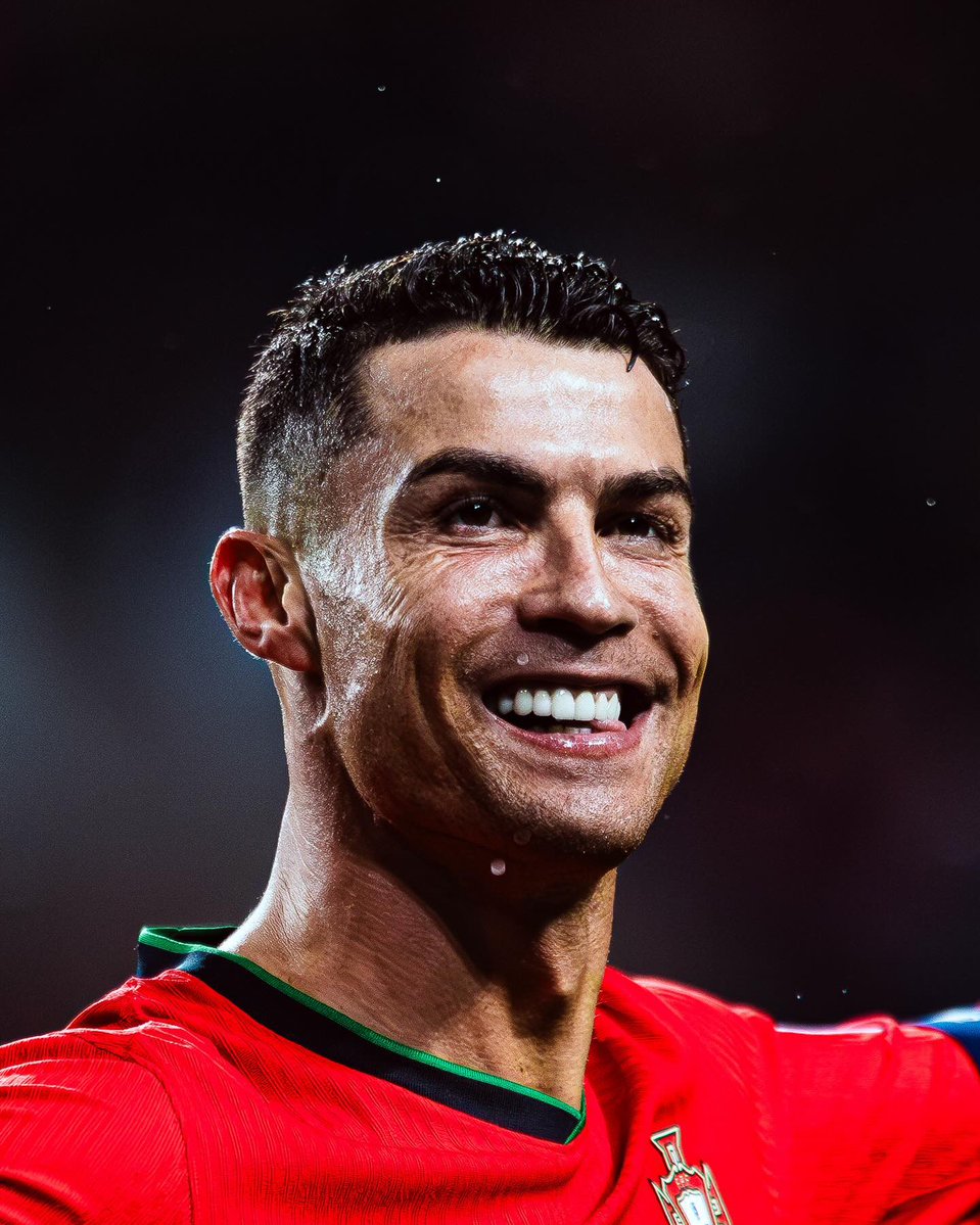 CallHimGoat's tweet photo. والله لن نقوى على وداعه أبدًا الله يطول بعمرك الكروي يا سيد اللاعبين ❤️ https://t.co/FLJQ4iPYZl