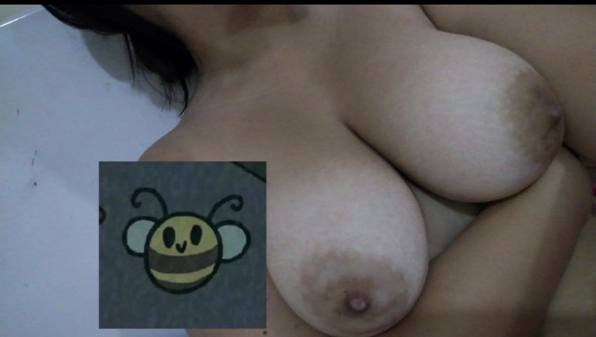 Al4n_Incest's tweet photo. #36 un seguidor nos comparte estas ricas fotos de su hermana que le encontró en su celular, es toda una putita, le encanta enseñar a la puta y logró follarla
#aportesanónimos #madreehijo #casero #nsfw #amateur #incesto #hotmilf #incestoconmamá #hot #relatos #incestomamáhijo https://t.co/YmIxTLWEzJ