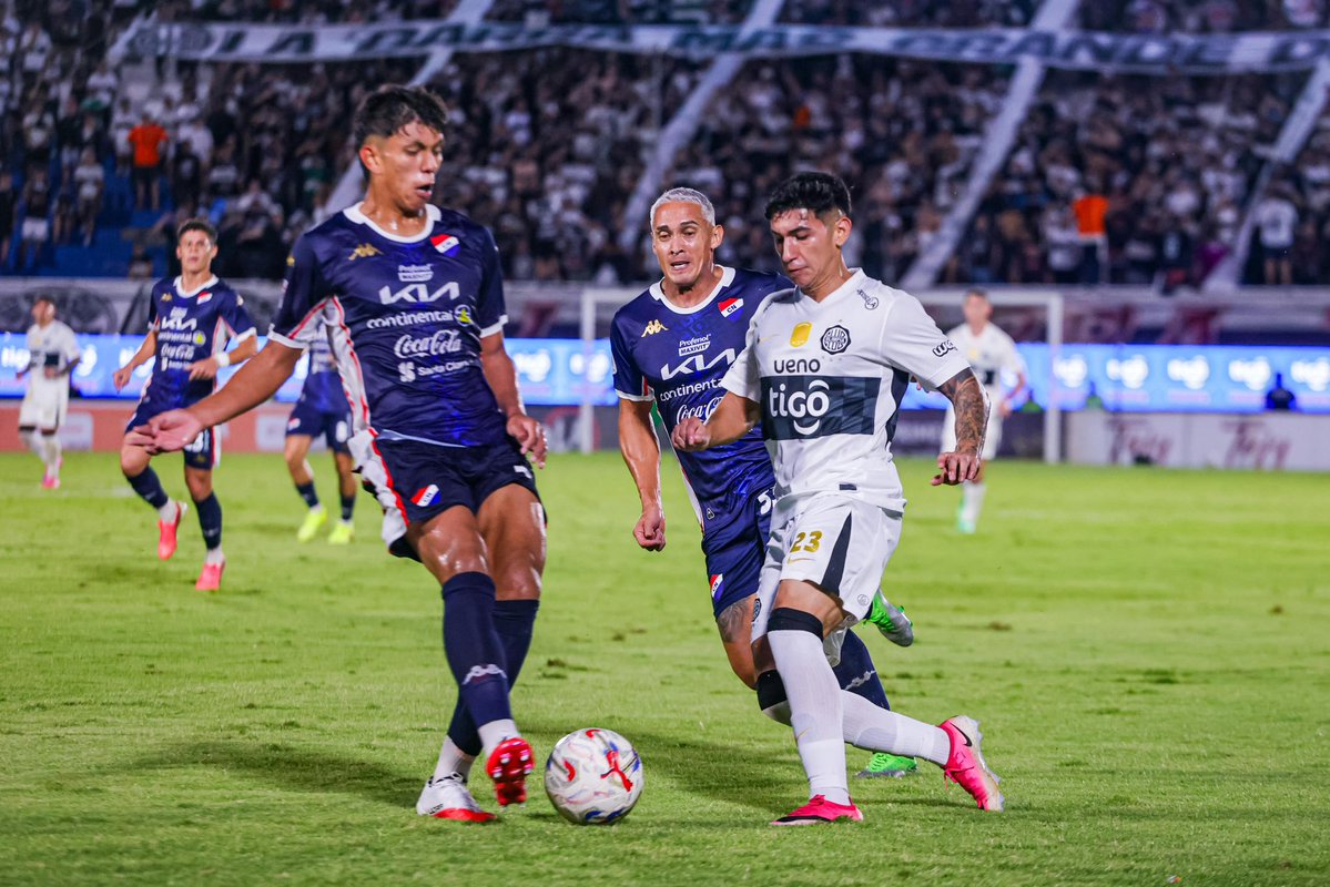 CopaDePrimera's tweet photo. Intensa paridad en la conclusión de la fecha 13
Olimpia y Nacional igualaron 1-1 en Sajonia.
🔗 https://t.co/8GQ8wvo5K8
#ClausuraAPF2026 🇵🇾
#CopaDePrimera 🏆 https://t.co/Tm82d8vhNV