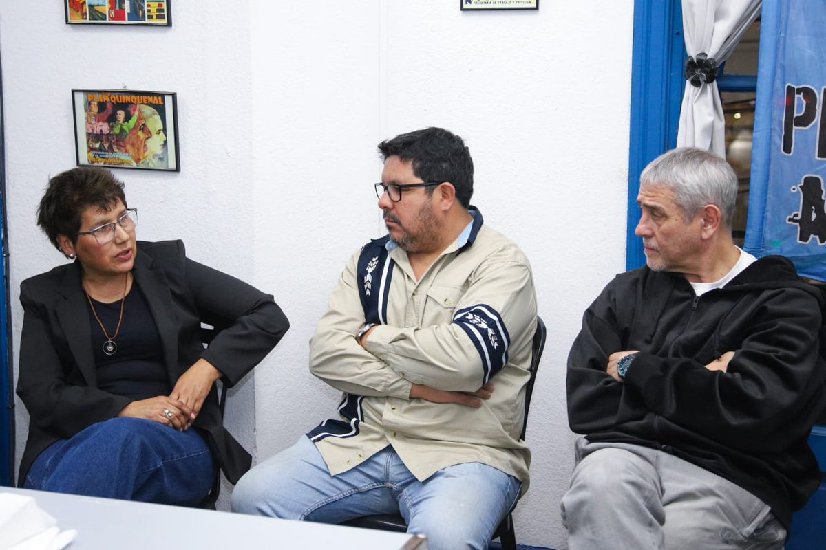 jorgeferraresi's tweet photo. Nos reunimos con compañeras y compañeros del Peronismo Militante Bonaerense.

Referentes de 15 distritos expusieron la realidad que viven en sus territorios, y les contamos nuestras propuestas para la etapa que viene. 

👇 https://t.co/ROTUMKsNEK