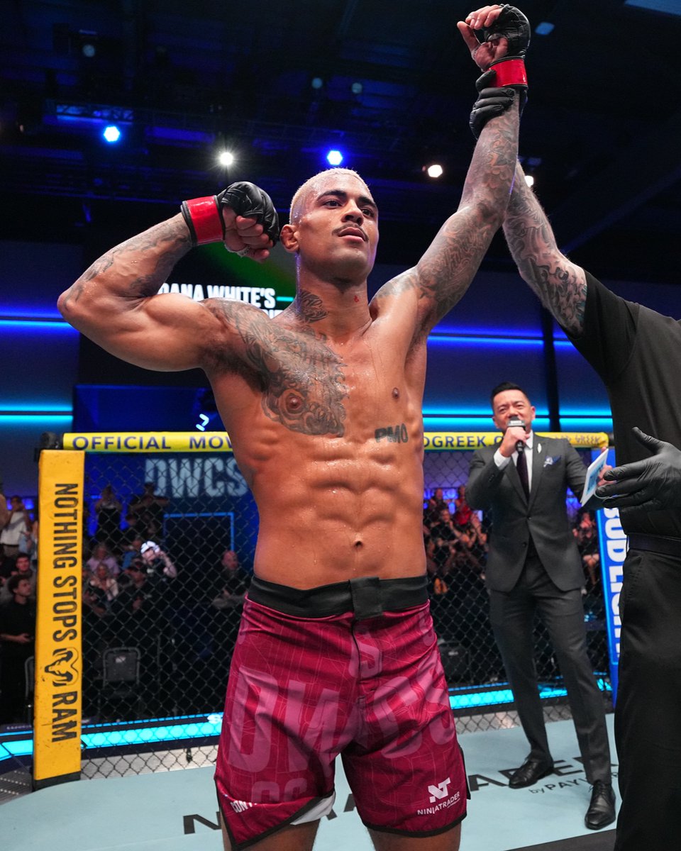 One of ours 💪

Salhahuddin Everett shows everyone why he belongs in the UFC!

[ #DWCS Week 9 Is LIVE NOW on @​ParamountPlus ] 
 [▻](https://video.twimg.com/amp