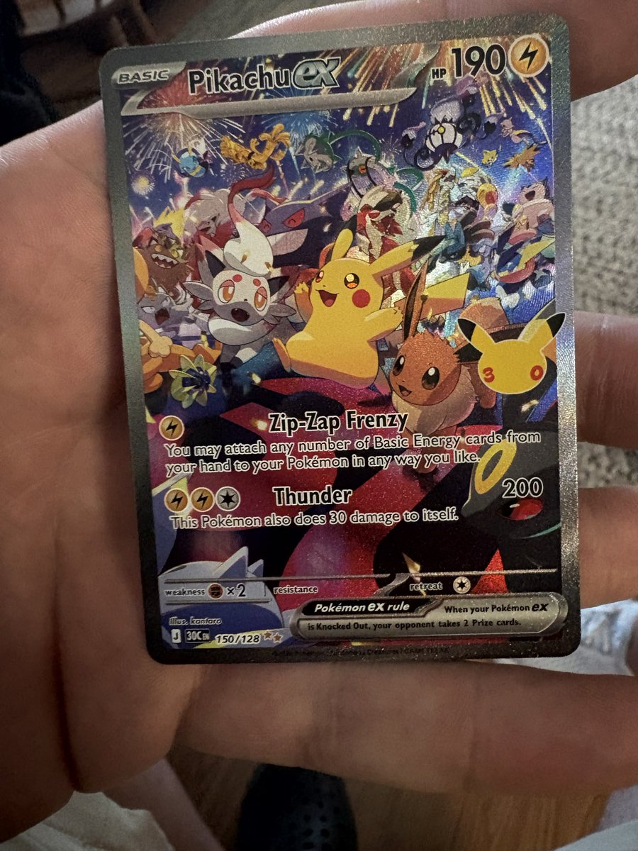 Poke_Unc's tweet photo. 24 hours after losing my mom my brother brought me my birthday gift 
A 30th tin, I smiled and just said, aight mom help me out.

First pack

Love and miss you mom https://t.co/mp5FSAMalF