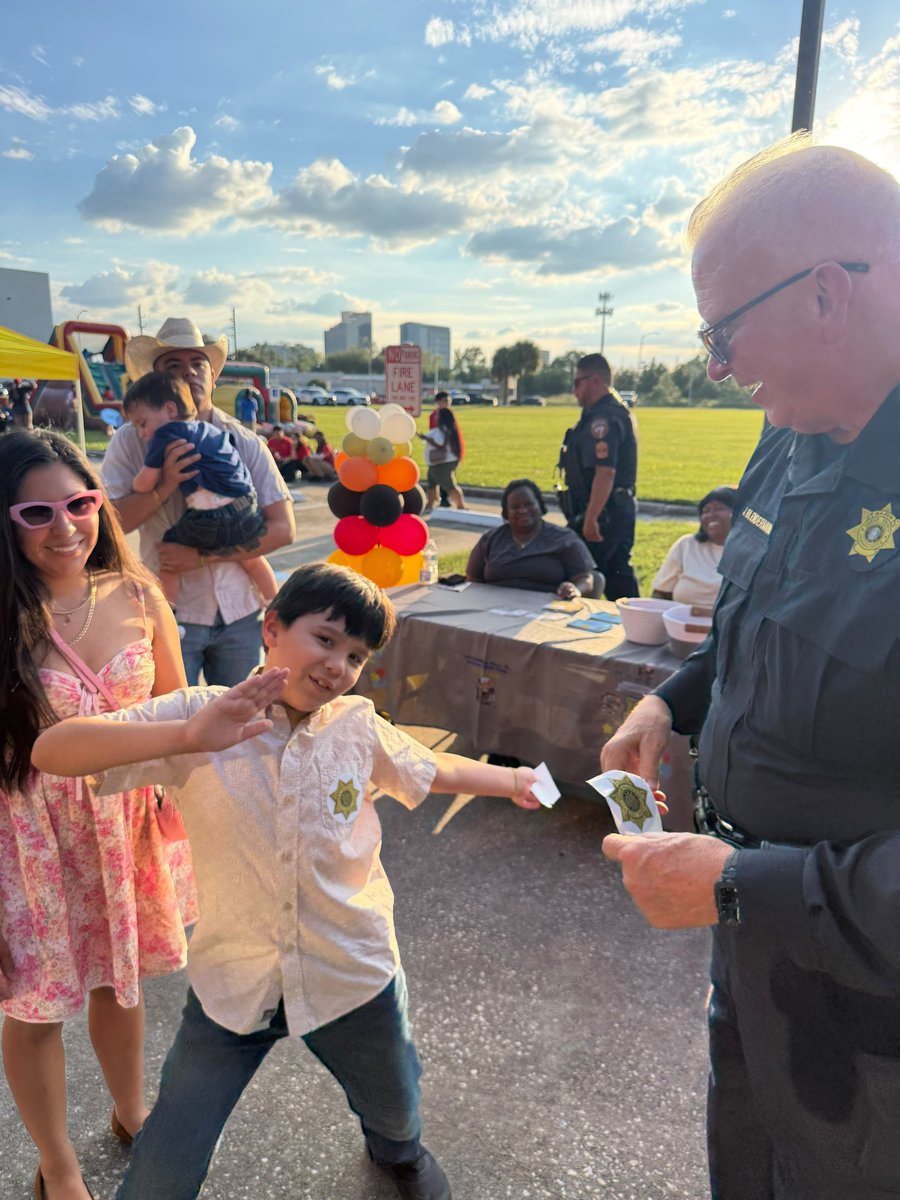 HCSOTexas's tweet photo. Future HCSO deputy? π
#NNO2026 #HCSONNO2026 https://t.co/mzVyDjW4dc