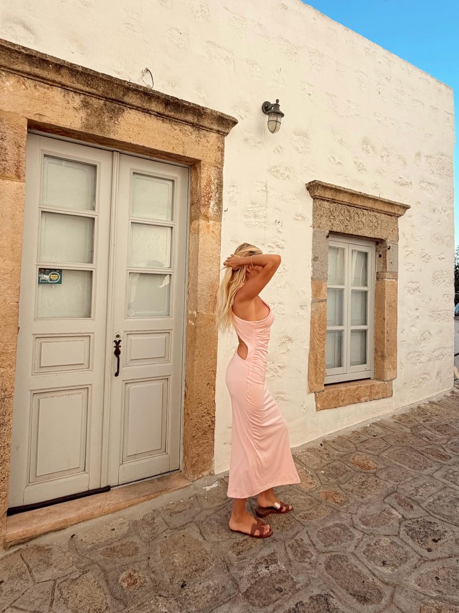 Allison965n6's tweet photo. What's left of Patmos 🌸 This is my favorite place ✨ https://t.co/Nlk3Sgq08D