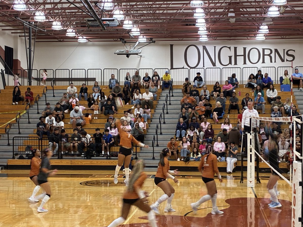 HaggertyAstin's tweet photo. @DHSVB2016 digging pink and competing in District 19-6A play.
@Athletics_PISD #OurPasadenaISD https://t.co/rJa2hrITjv