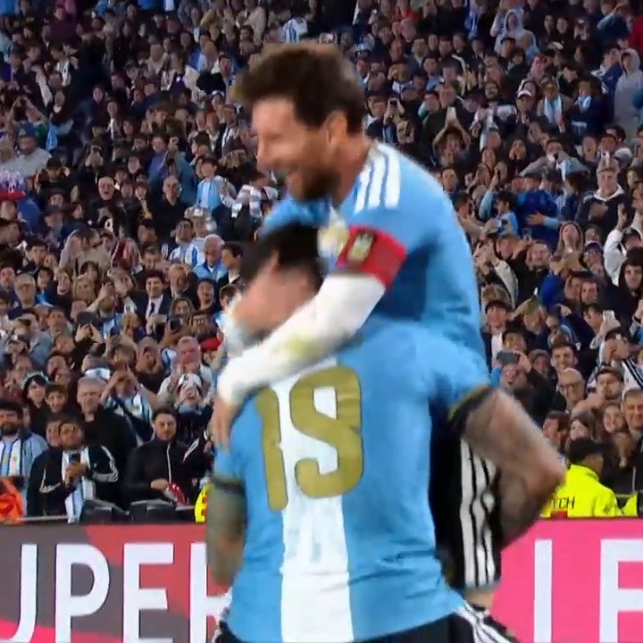 TyCSports's tweet photo. ¡CENTRO DE MESSI Y GOL DE OTAMENDI!

Argentina se pone en ventaja ante Benín a los 48'. https://t.co/1iqQeoPbZs