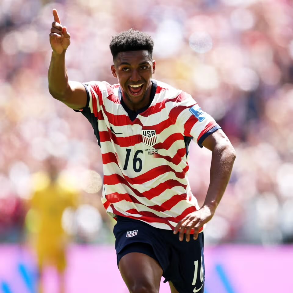 tombogert's tweet photo. Alex Freeman:

2025:
- First MLS start into breakout star
- USMNT debut

2026
- Big money move to Villarreal
- Breakout USMNT young player at World Cup
- Champions League debut
- Constant USMNT starter / pseudo “veteran” leader  in this camp at 22 years old

Unreal 2 years https://t.co/DzKi2N4LZ6
