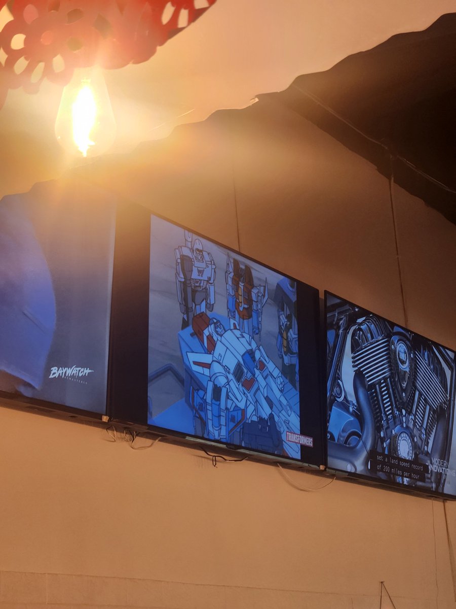 artGuy1954's tweet photo. What a gem of a restaurant
#tftwt #Transformers https://t.co/TYDiqAaGFP