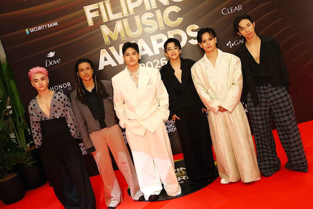 ABSCBNNews's tweet photo. PA'NO BA 'TO DI NA MAKAKAWALA

P-Pop group ALAMAT (@Official_ALAMAT) takes home the "R&amp;B Song of the Year" award at the Filipino Music Awards.

The group notably ties with Denise Julia who also won the award.

(📷: ALAMAT/Instagram) https://t.co/9COKsQSu34
