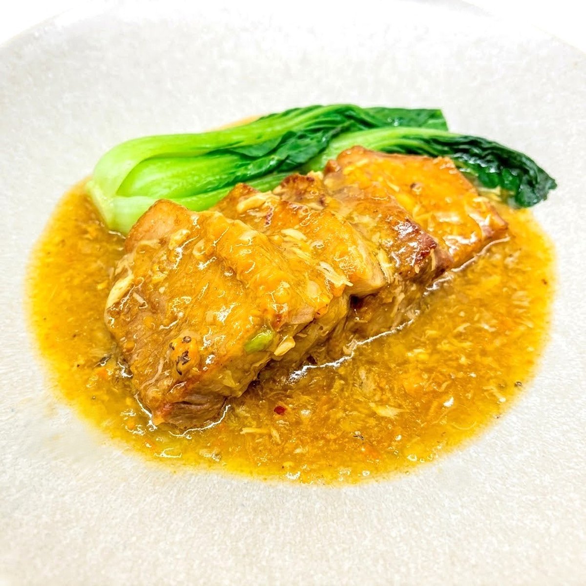 aster_1926's tweet photo. 【日本橋紫苑】
https://t.co/VGVN4hwBx8
＼今月のおすすめ料理／
◆豚ばら肉のやわらか煮、上海蟹ソース 税込4,950円
2026年11月30日（月）までのご提供です。

▼詳細はInstagramへ
https://t.co/HdfPLskaQl
#日本橋紫苑　#創業100周年　#日本橋三越新館10F https://t.co/jgo1UR5D3a