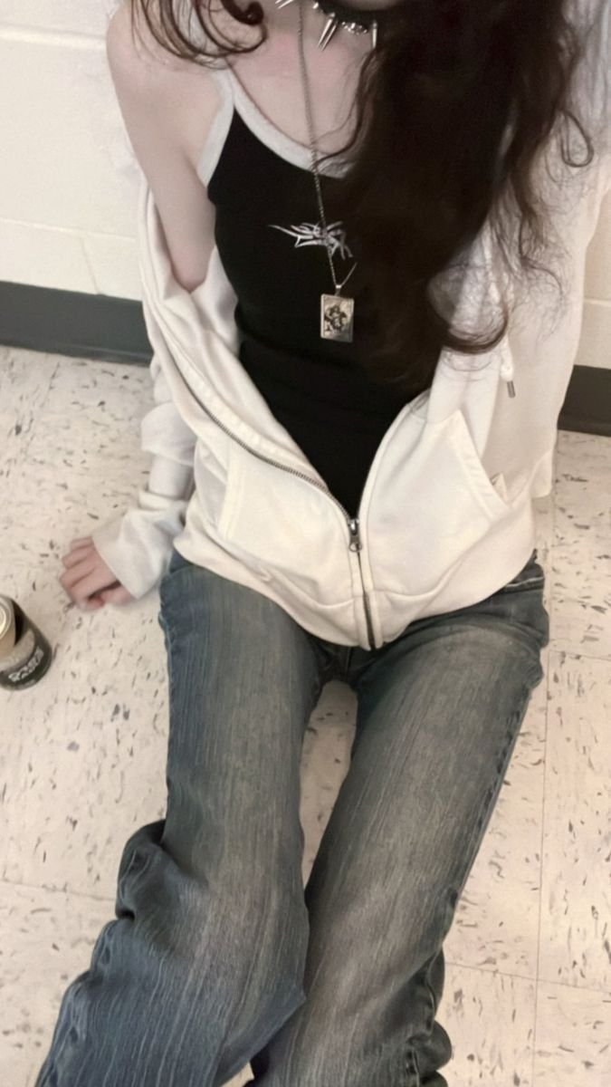 twt_cami's tweet photo. I just want skinny legs (◞‸◟) https://t.co/qGyVZN3GFI