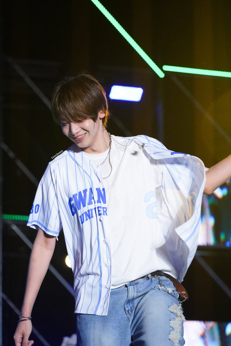 1oocQueen's tweet photo. 261006

#AHOF #아홉
#SHUAIBO #장슈아이보 #张帅博 https://t.co/CR5UeAb5FF