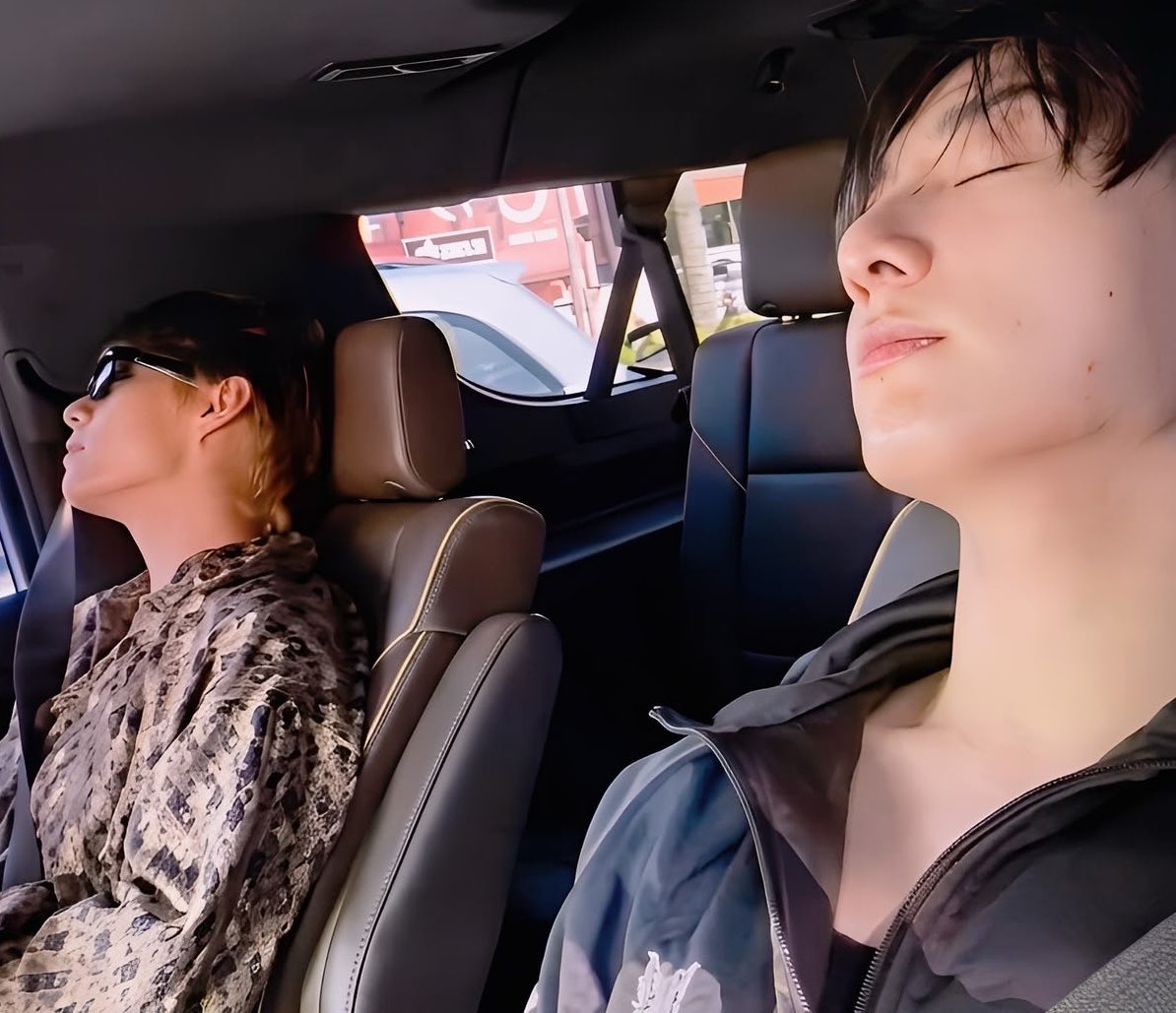 jungkovtae's tweet photo. by thv                                       by mnijungkook https://t.co/YpefYPPxXN