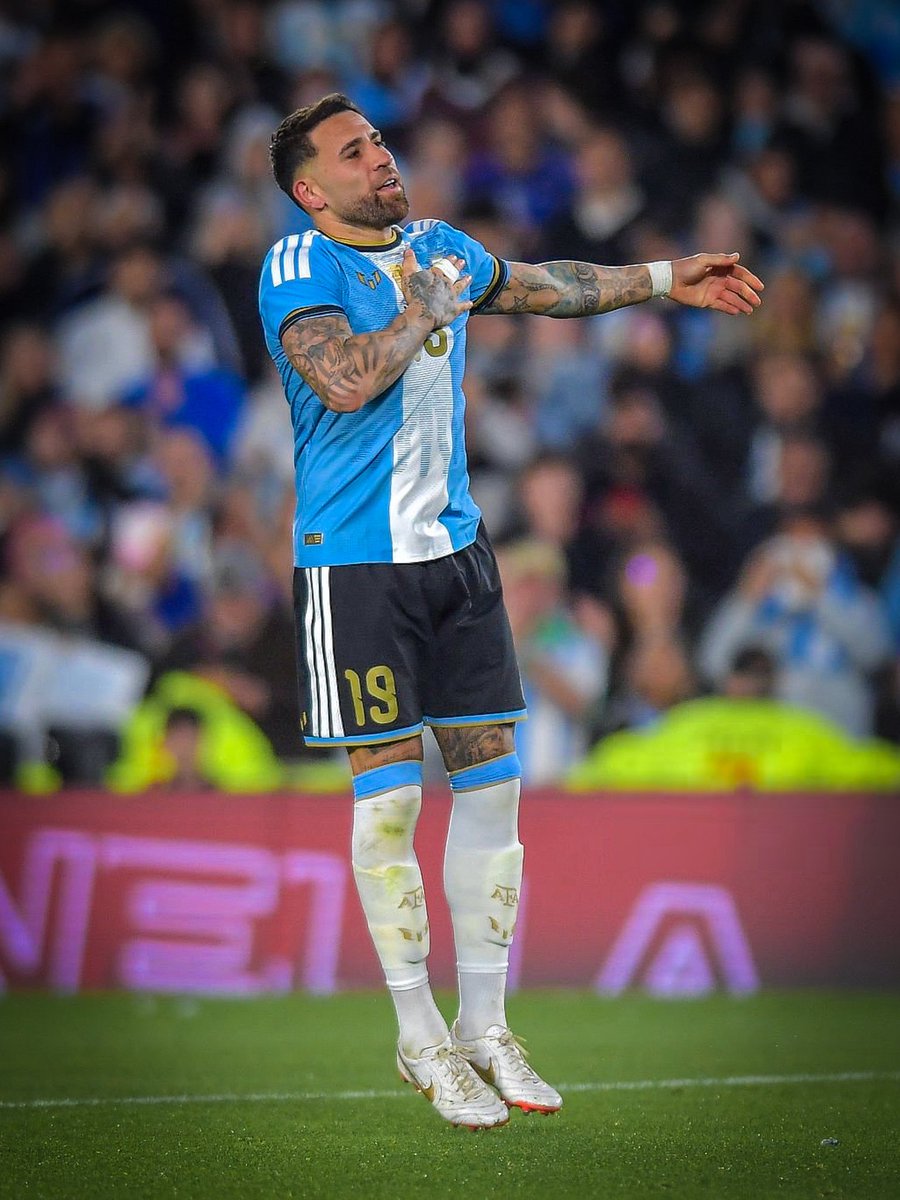 AFASeleccionEN's tweet photo. A goal and a truly special night for you too, Ota.

Thank you for everything 🫡🇦🇷 https://t.co/RXQucQK5Ms