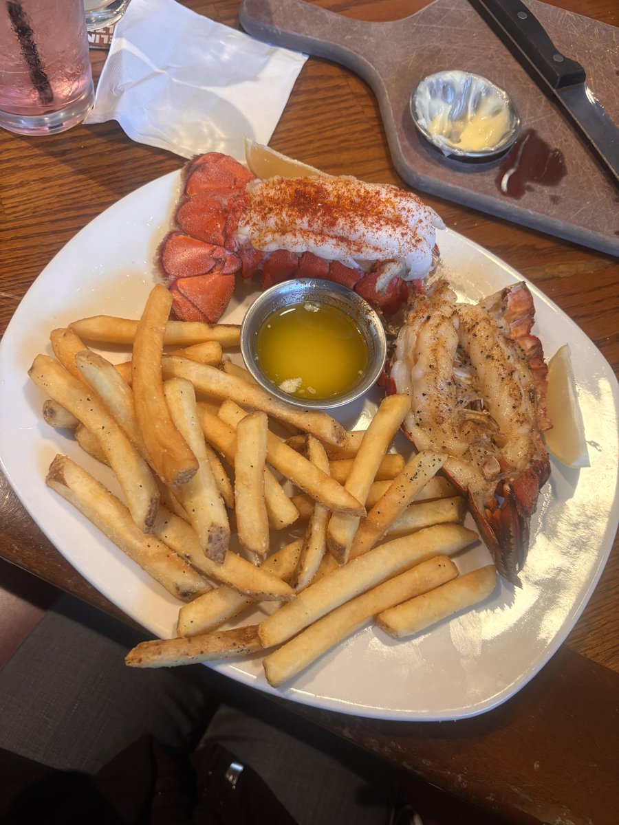 cncgoalz's tweet photo. meal tdy… total cals 1,630, didn’t get to purge it because i was at a restaurant #edrtwt https://t.co/dIGjmnFMSi