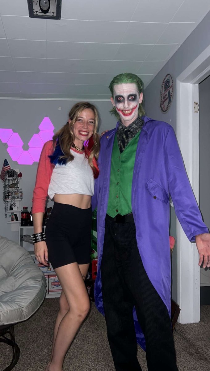 itsTKshotz's tweet photo. @HappyHappyGal Would love to get on this if still possible!! Word on the street is my costume parter @kaitsnapping is available too! 👀 https://t.co/MGIk51WYZI