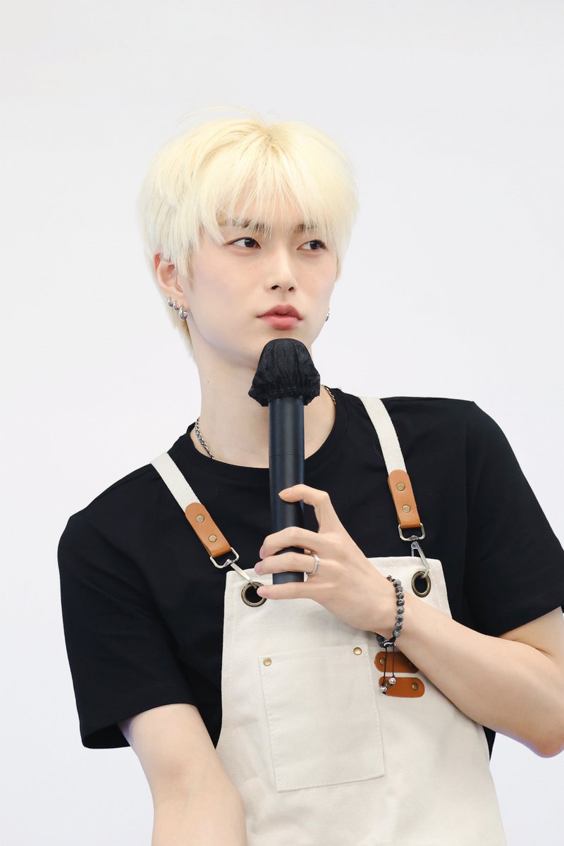 xnghan_bday's tweet photo. . ˚
• ˚ ✦
꒰ა [ 댄스부 승한선배 ] ໒꒱
사진 공개 . . . 
◦ ˚ . ˚
✦

전시용으로 걸어둔 미공개사진 파일을 공개합니다.....♡

사진을 제공해주신 HANE님 정말 감사합니다 https://t.co/spMo2OOS8y