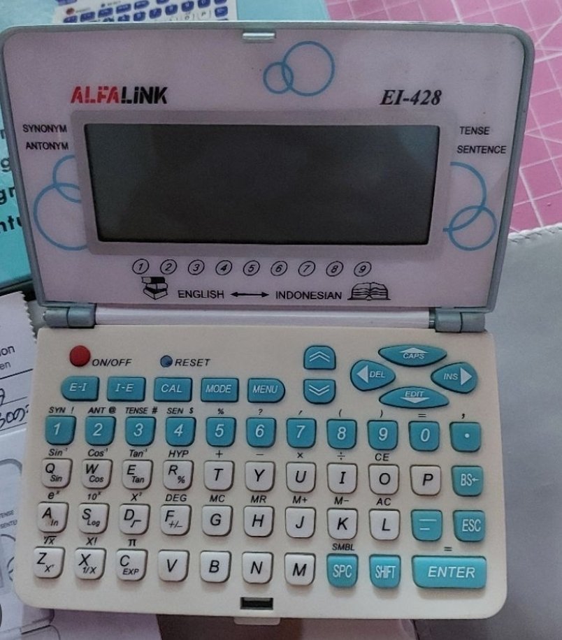Pistachiojingga's tweet photo. KALIAN MASIH INGET BENDA INI NGGAK?? Kamus bisa, kalkulator bisa, dulu benda ini tuh berasa CANGGIH BANGET

Bahkan jaman sekolah dulu, yang punya alfalink dianggap orang kaya 😁 https://t.co/2dZdnPKeUV