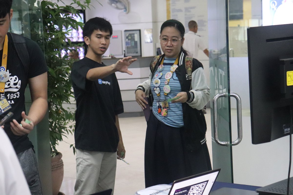 HeyPayfi's tweet photo. Last week, we onboarded students to live wallets settling on #Stellar! 📲⚡

Real-world QR payments made simple. 

Thank you Asia Pacific College - School of Engineering for letting us share the future of on-chain payments!

#Soroban #Web3PH https://t.co/lfoUK5sTI2