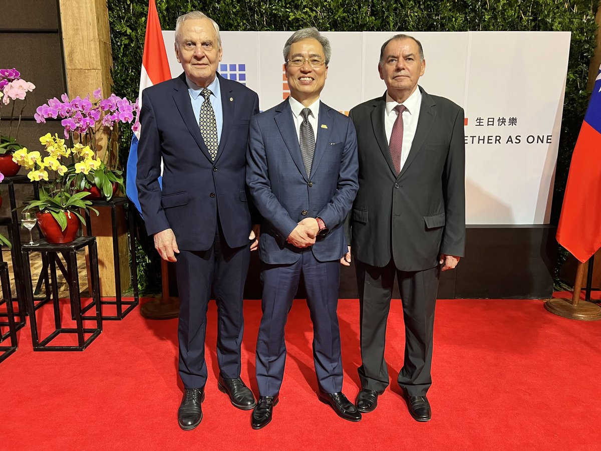 RickmannJjb's tweet photo. Fiesta nacional de la República China en Taiwán https://t.co/ip5gCDkdOd