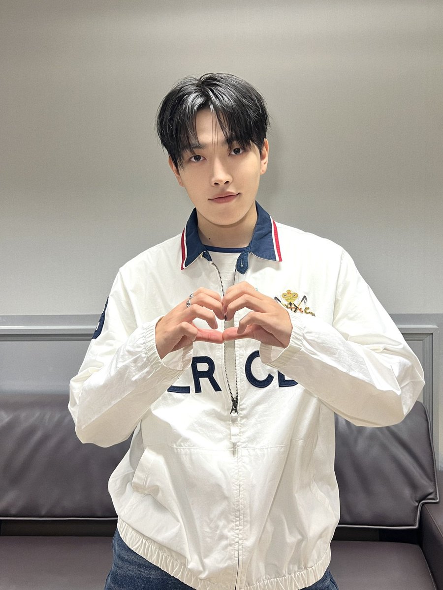 Kpop_Herald's tweet photo. .@ATEEZofficial’s Hongjoong will mark his birthday with a 6K virtual run from Nov. 1–7. 🏃

The event extends to Korea, Malaysia and Singapore. All entry fees will go to World Vision to fund clean water projects in developing countries.

#ATEEZ #Hongjoong #Global6K https://t.co/ghJMeH08IV