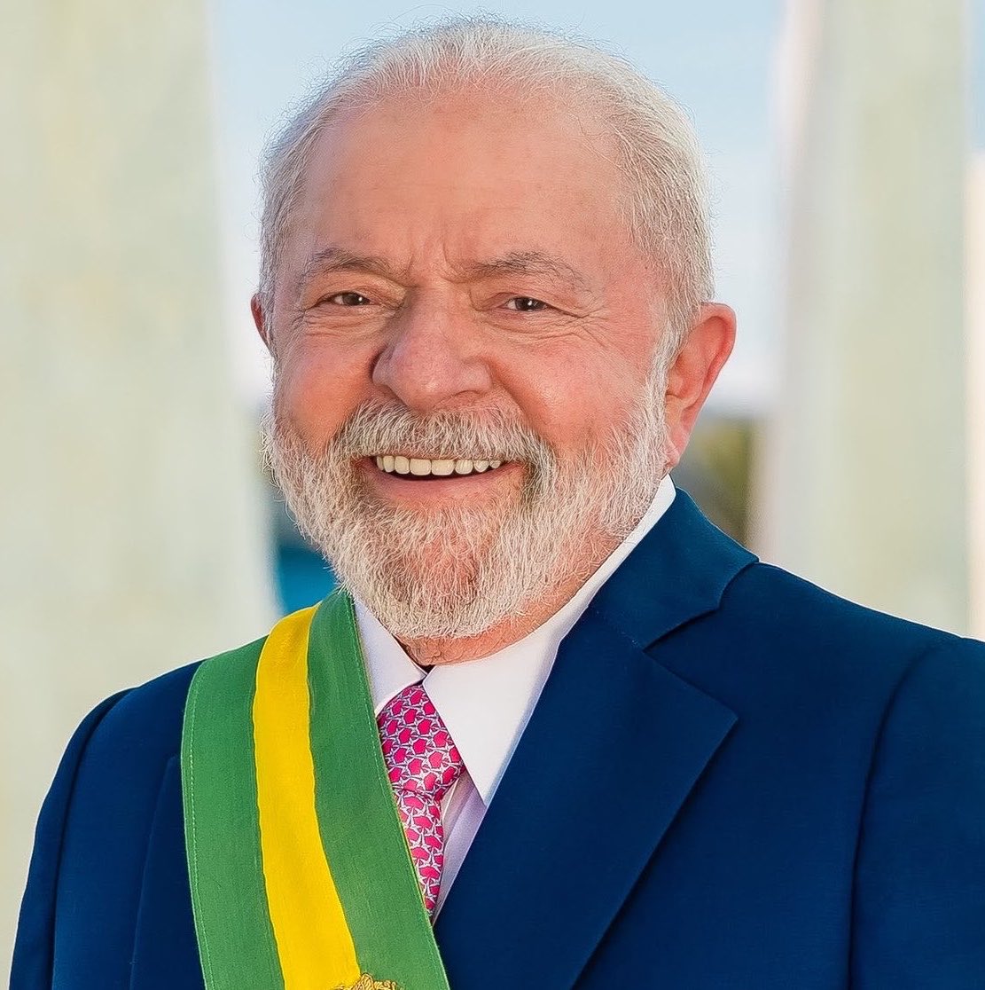 updatecharts's tweet photo. 🚨 Ludmilla declara voto em Lula no 2º turno:

“Minha história, minha família e a minha existência também são um ato político. Eu defendo a democracia, a liberdade e os direitos de todos. É desse lado que eu tô Dia 25 é 13⭐️”. https://t.co/aFCPJs4MYV