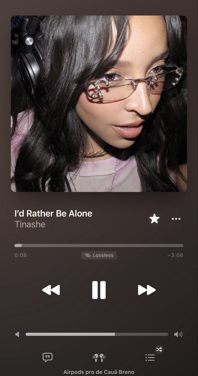 cauabrenog's tweet photo. Muito se fala em melatonin mas vejo poucos falando da perfeição que é 
i’d rather be alone https://t.co/BATRftiDPU