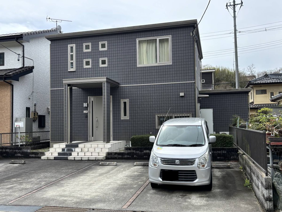 iwaki_town's tweet photo. 【新着物件🌟中古住宅】いわき市内郷宮町　セキスイハイム様施工の5LDKの戸建です✨駐車場3台以上駐車可能、オール電化住宅です。
是非お問い合わせ下さい！☎️0246-23-3200
＃いわき市売買　＃いわき市中古住宅　＃ミニミニＦＣいわき店 https://t.co/XkvwIjYWwJ