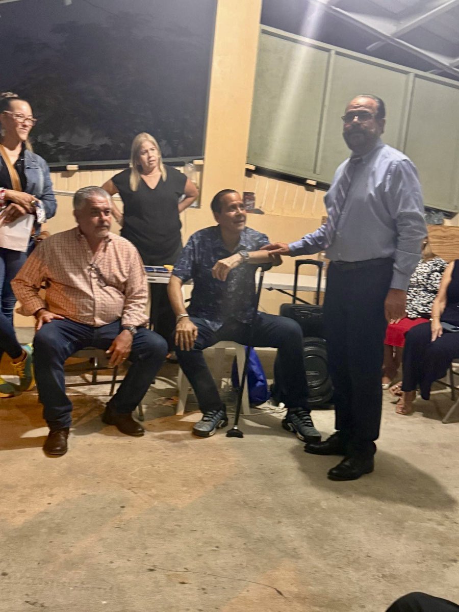 RepJorgeNavarro's tweet photo. 🌴! El Precinto 5 está listo!

Gracias de corazón a todo nuestro liderato del Precinto 5 de San Juan por decir presente en la reunión de ratificación de nuestras seis unidades y del Comité de Precinto.

Contamos con la presencia del Secretario del PNP, Jorge Santini; el Comisionado Electoral, Aníbal Vega Borge; el Comisionado Electoral de San Juan, Fernando Ríos; los senadores Nitza Morán y Juan Oscar Morales, junto a todo nuestro liderato de precinto.

Hoy no fue simplemente una reunión. Fue una demostración de organización, compromiso y unidad. Volvimos a poner en marcha nuestra estructura, coordinamos esfuerzos y dejamos claro que nuestro equipo está trabajando y preparándose para los próximos comicios.

En política, la organización se construye con trabajo; el liderato se demuestra con presencia; y los resultados se construyen desde la base.

¡Se acabaron las excusas! ¡Aquí hay equipo, hay organización y hay compromiso con San Juan!

🌴🌴 #ElCorreCamino
#Precinto5 #SanJuan #Organización #Unidad #Liderato