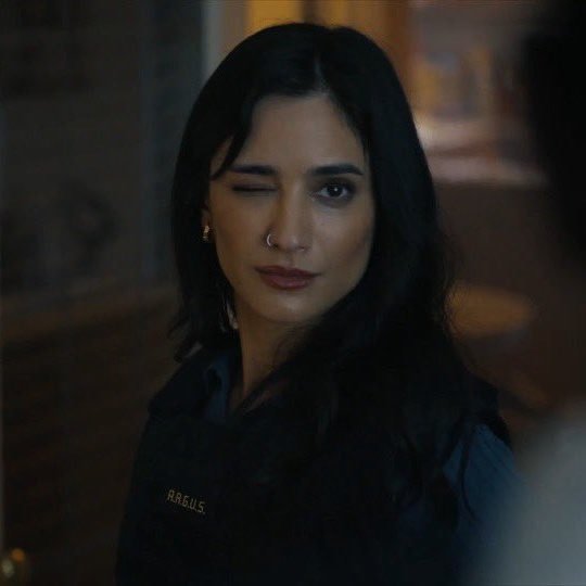 vengeancebinded's tweet photo. /  politely asking for plots with either of them. bruce is in desperate need of ships (he deserves to be happy!!) https://t.co/CeFrDA3nrJ
