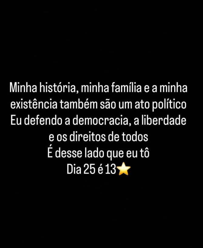 poptime's tweet photo. 🚨⭐ CHOCOU! Ludmilla FINALMENTE acaba de se posicionar a favor de Lula em suas redes sociais:

"Minha história, minha família e minha existência também são um ato político. Eu defendo a democracia, a liberdade e os direitos de todos. É desse lado que eu tô. Dia 25 é 13." https://t.co/jjRunxfpRy