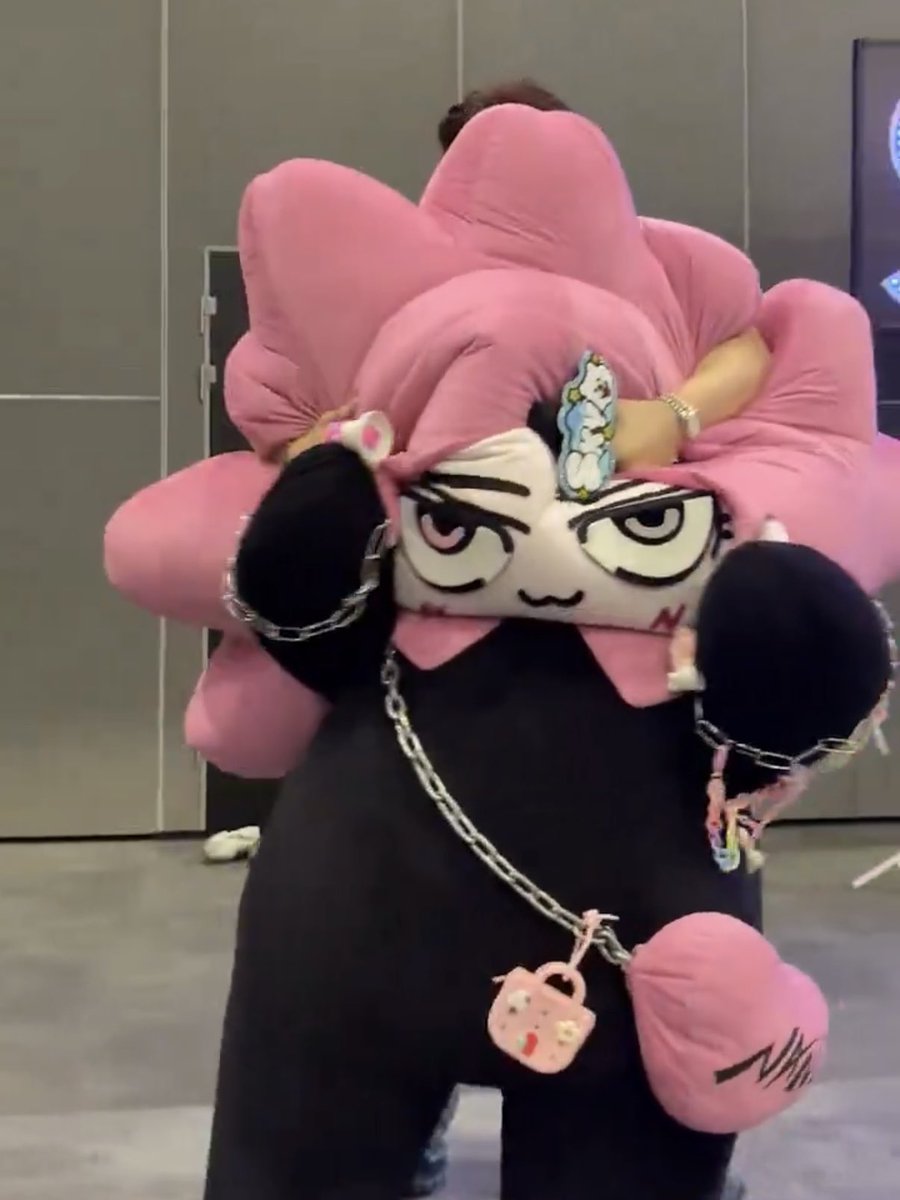 littlenuaa's tweet photo. ไม่ป๊าก็ย่า ไม่ย่าก็ป๊า แกล้งจั้น https://t.co/cNEUkiVFXQ