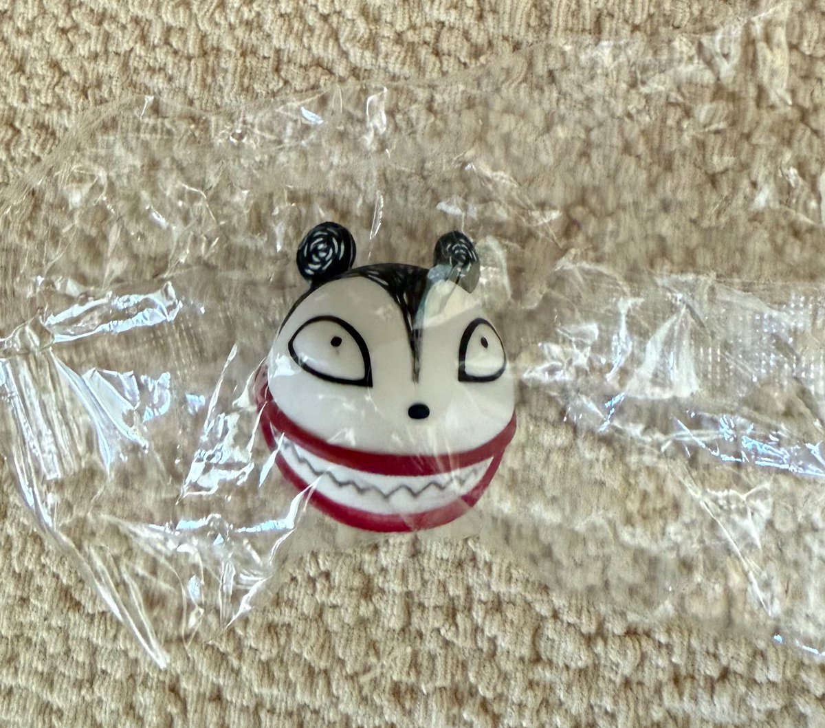 13_stardust's tweet photo. 交換 ナイトメア ビフォア クリスマス ファッション リング  ガチャ

出　ヴァンパイアテディ
求　ゼロ（ノーマル）

郵送希望です。
検索からもお気軽にお声掛けください。 https://t.co/WubcsmzXS8