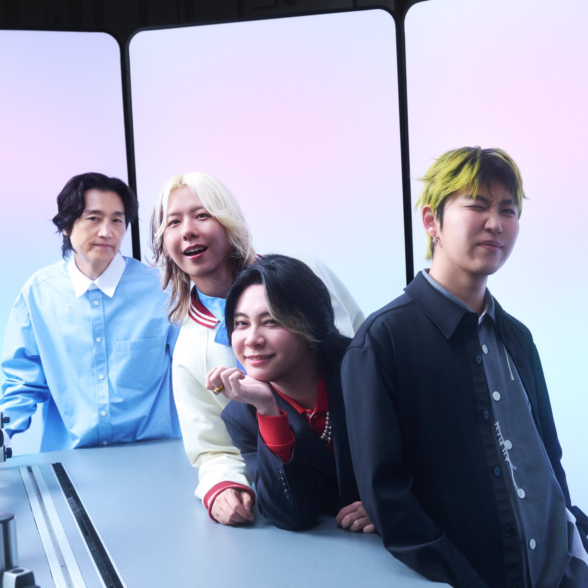 AppleMusicJapan's tweet photo. J-Popの “今” が詰まった 
#AppleMusic 限定ラジオ番組
◤#JPopNow Radio🎙️◢
━━━━━━━━━━━━
⠀
#MrsGREENAPPLE が出演🍏
新作『POPS』を語る。
番組の感想もぜひコメントへ⬇️
⠀
👉https://t.co/UDCByv7UHK
⠀
@AORINGOHUZIN #ミセスPOPS
#落合健太郎 @dj_OchiKen https://t.co/y0zeGrDHnI