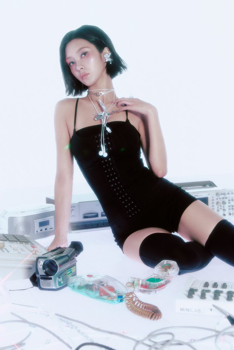 ohtnyc's tweet photo. angel energy. fully wired. ⟡
ANGELS ONLINE with Kep1er’s Dayeon.
LOOKBOOK 02 / 04 — new looks daily.
Shop now at https://t.co/qOommDMzQU.

[#김다연 #DAYEON #Kep1er #케플러 #OHTNYC
#OHTNYCxDAYEON @official_kep1er] https://t.co/yjPXaTSHU8