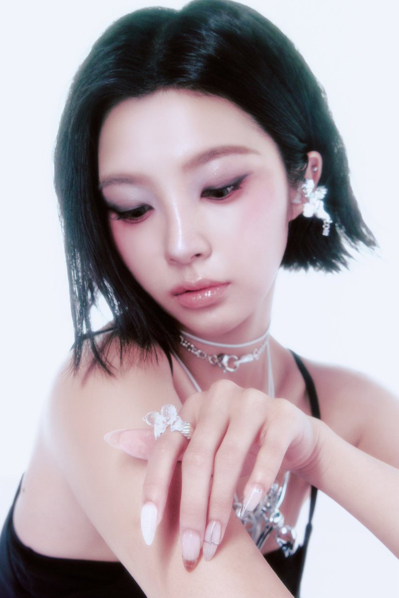 ohtnyc's tweet photo. angel energy. fully wired. ⟡
ANGELS ONLINE with Kep1er’s Dayeon.
LOOKBOOK 02 / 04 — new looks daily.
Shop now at https://t.co/qOommDMzQU.

[#김다연 #DAYEON #Kep1er #케플러 #OHTNYC
#OHTNYCxDAYEON @official_kep1er] https://t.co/yjPXaTSHU8
