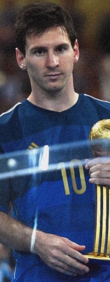 Blagha1's tweet photo. "يا أيُّها العُمر السريع خذلتَني 
ووضعتَ أحمالاً على أحمالِي 

خُذني إلى عُمرِ الصغارِ لأنني 
لم أنتهِ من ضحكةِ الأطفالِ!" https://t.co/Bxv4iKjjht