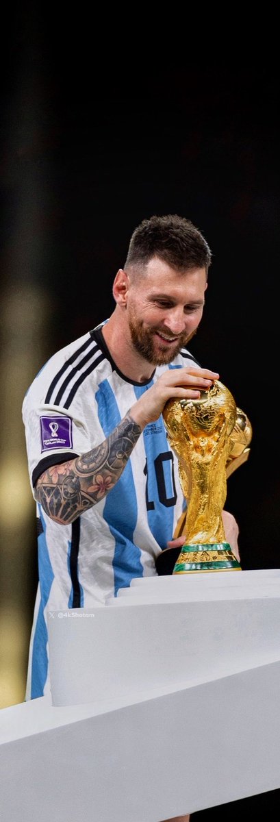 Blagha1's tweet photo. "يا أيُّها العُمر السريع خذلتَني 
ووضعتَ أحمالاً على أحمالِي 

خُذني إلى عُمرِ الصغارِ لأنني 
لم أنتهِ من ضحكةِ الأطفالِ!" https://t.co/Bxv4iKjjht