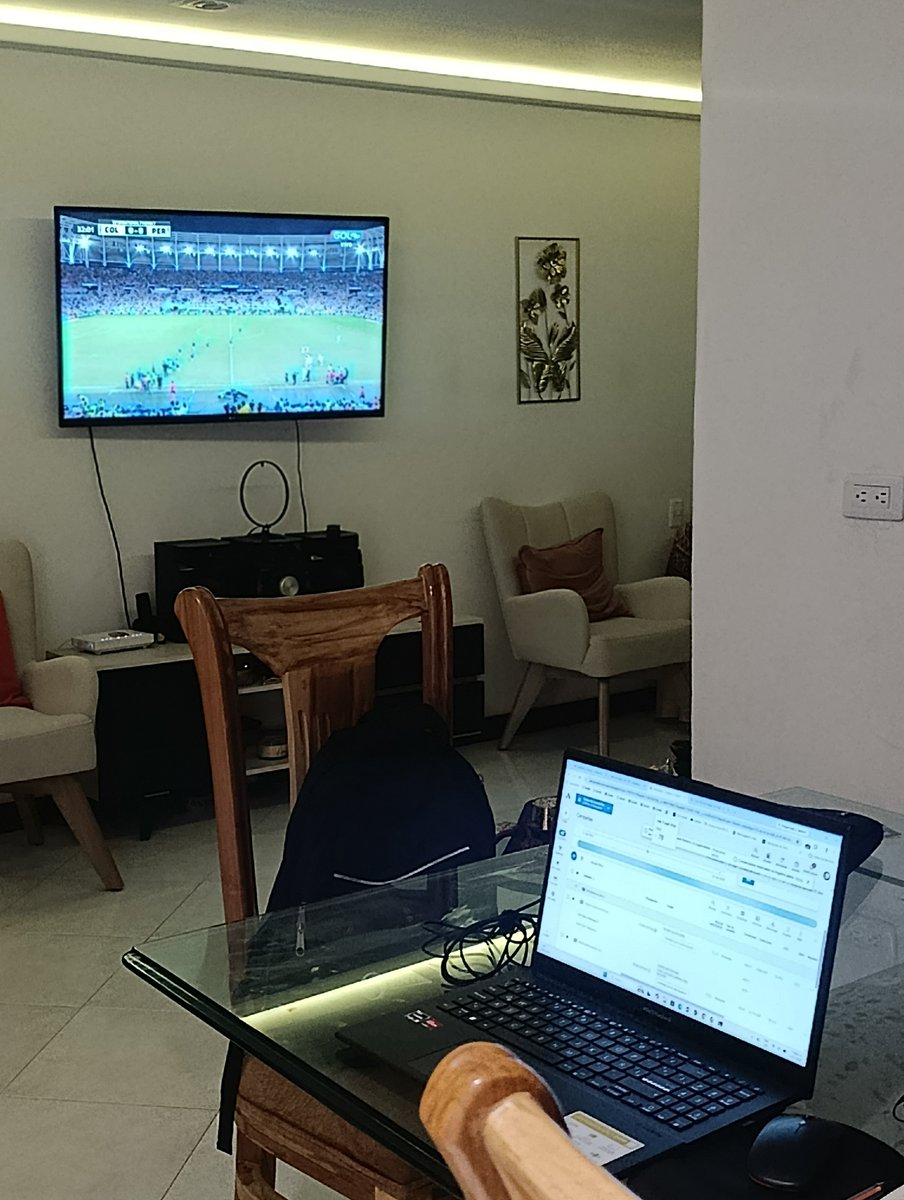 Crispanxho's tweet photo. Sera que saco una cerveza mientras trabajo y veo el partido https://t.co/HCxE8MMXVv