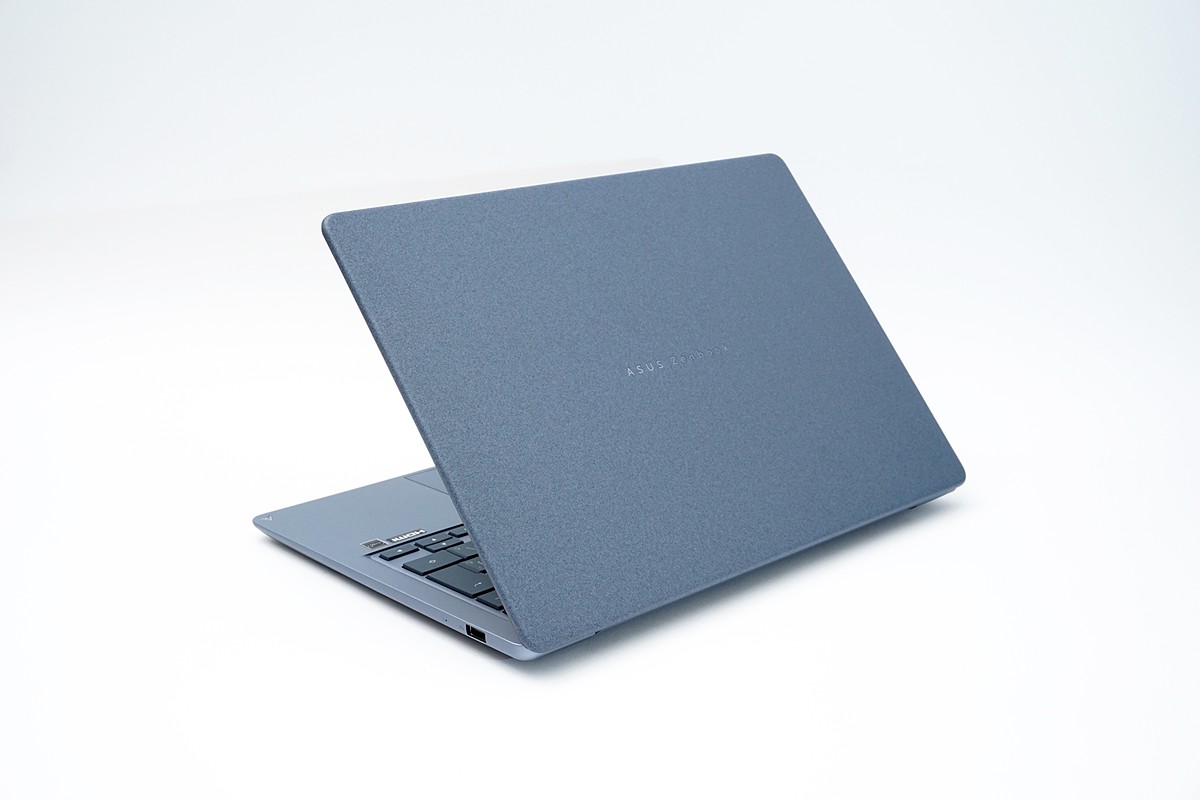 pc_watch's tweet photo. 【PC短評】原稿もPhotoshopもスト6も。Zenbook 14で6時間使って電池45%残り https://t.co/JF4DTjEc3n #Zenbook #スト6 #Snapdragon https://t.co/oGBwhXcZMf